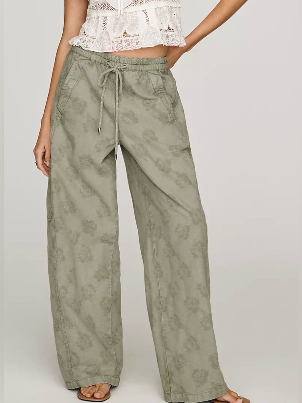 Anthropologie Pilcro Izzie Relaxed Full-Length Cargo Barrel Pants